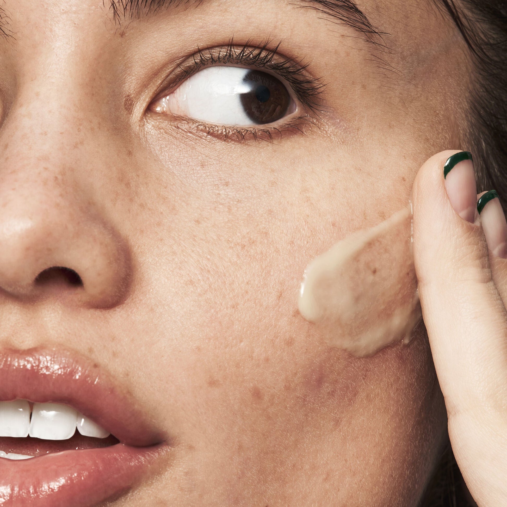 blemish-breakthrough-acne-calming-water-cream-f2 021522_Isabella_Acne_After_0462_FINAL_IGF_9e5f70b6-f47c-4bf3-9a7f-a9f223867f61.jpg