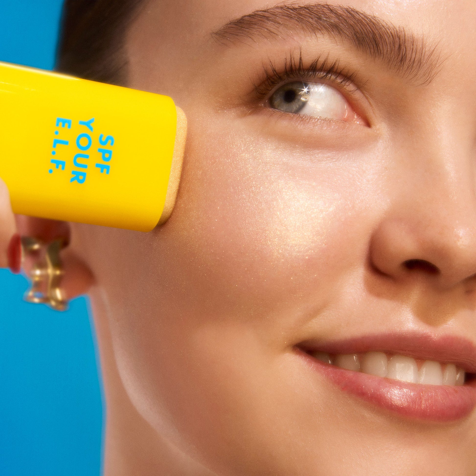 suntouchable-invisi-stick-spf-50-glitz-r1 030526_SKIN_Haley_Invisistick-Glitz_0828_w3QC_IGF.jpg