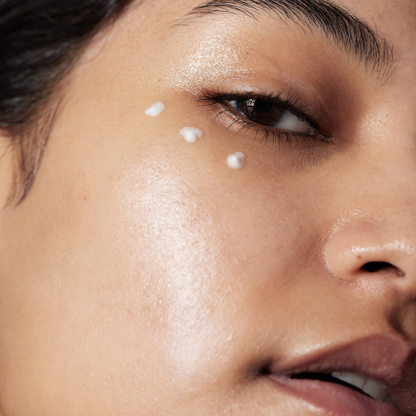 holy-hydration-eye-cream-u4 040822_Model_HH-EyeCream_116_RT1-V1_IGF_3f5819bb-8440-48d0-943c-ab2a2612d116.jpg