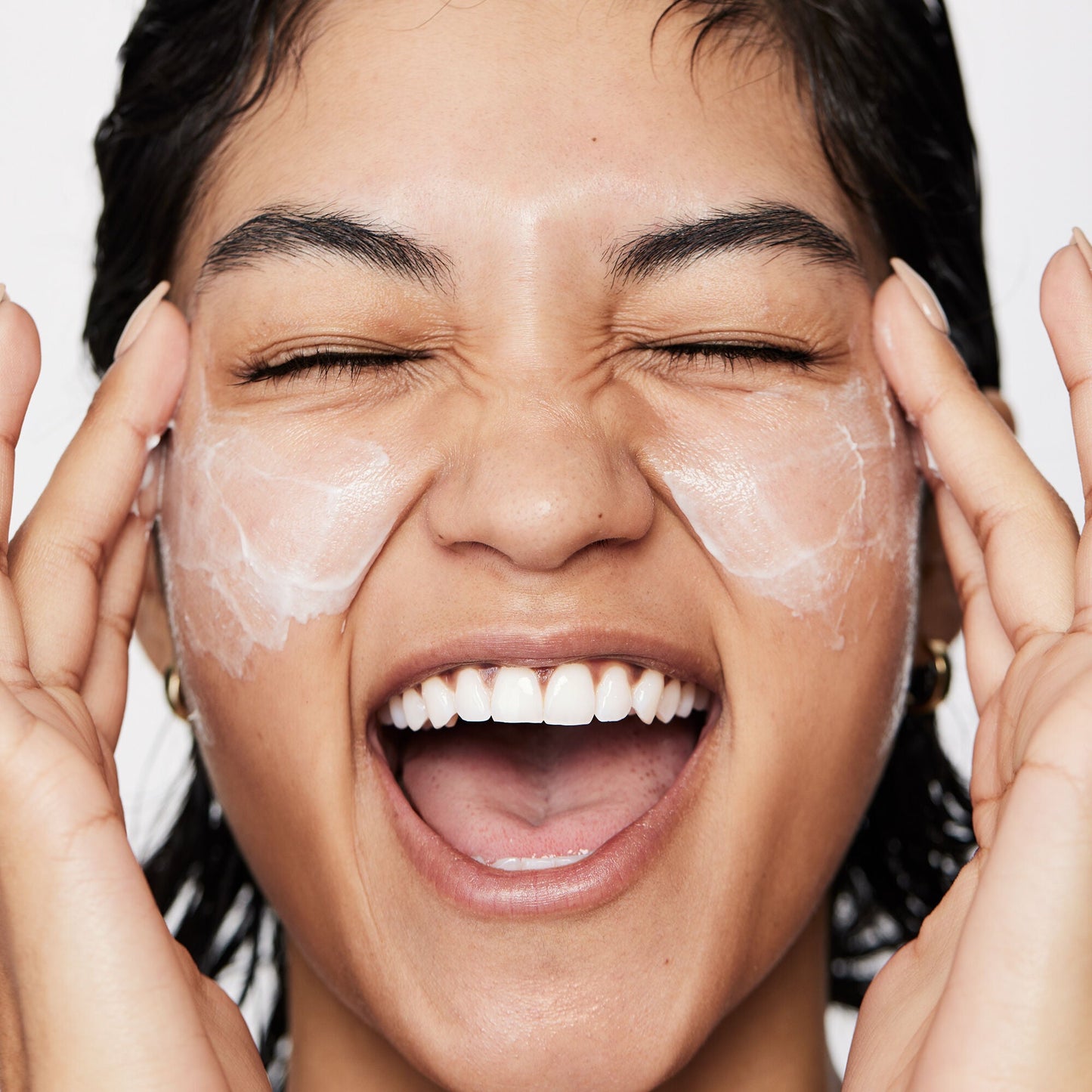 pure-skin-moisturizer-x3 040822_Model_Pure-Moisturizer_200_RT2-V1_RGB040822_Model_Pure-Moisturizer_200_RT2-V1_V1_IGF.jpg