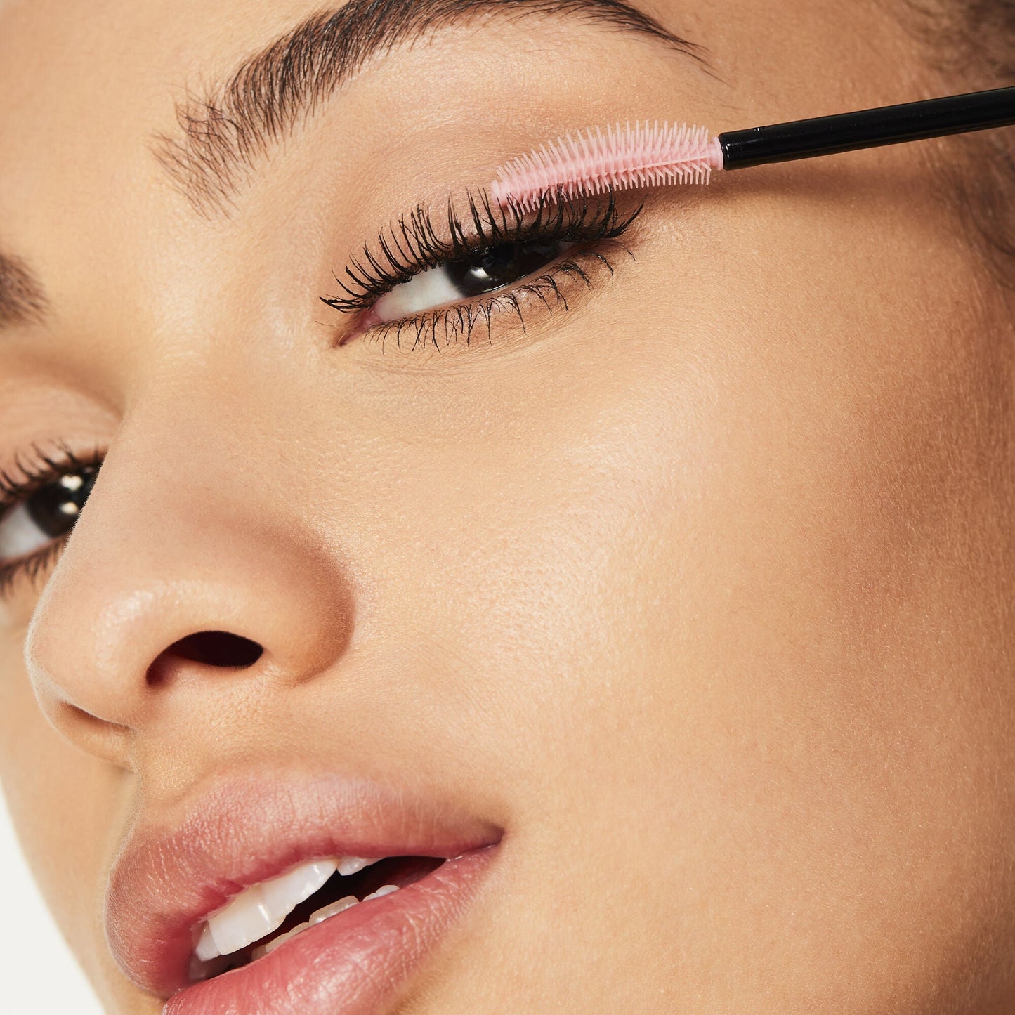 lash-n-roll-mascara-m4 052322_Adriana_LashRoll-After-Black_069_IGF_V2.jpg