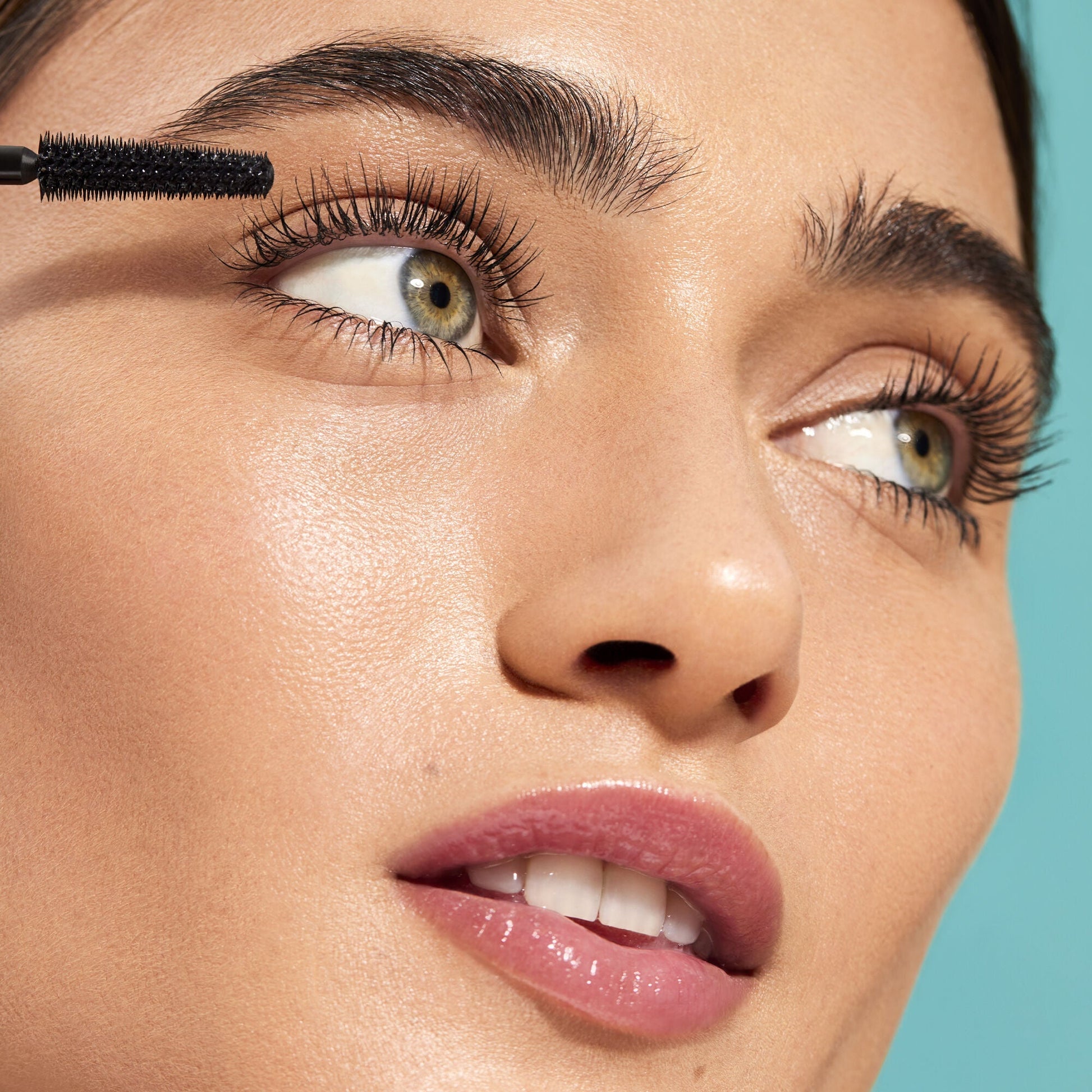 lash-xtndr-mascara-a0 060623_Lexi_LashXtndr_Look1_093_v4_RGB_IGF.jpg
