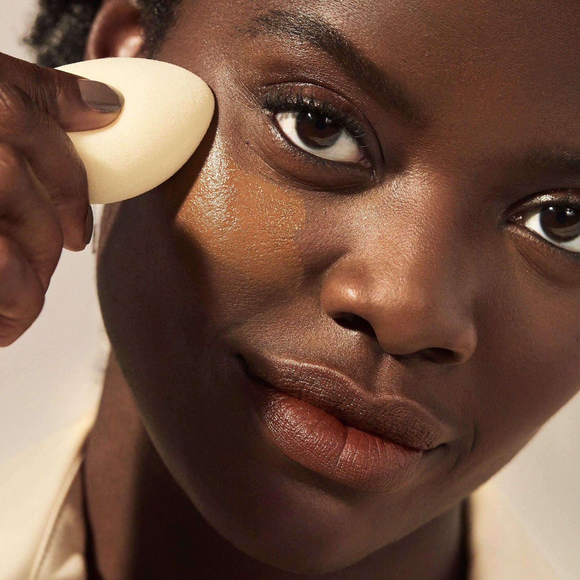 camo-concealer-sponge-d2 07292020_Wemi_HydratingCamo_1765_V4_IGF.jpg