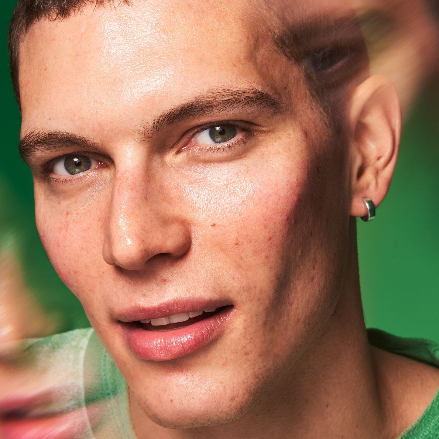 plz-clarify-facial-oil-u5 100924_SKIN_Jean_PlzC_EndLook_0036_v1_RGB_IGF.jpg