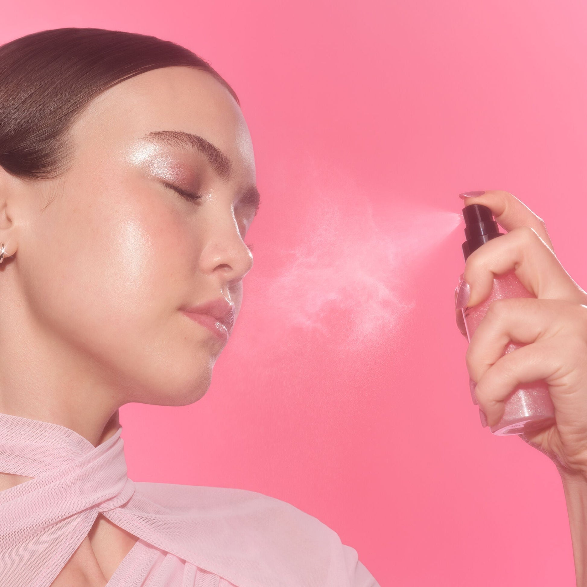 power-grip-rose-setting-spray-a4 102225_Haley_PG_Pink_App_038_v3_RGB_IGF_afa202e0-e395-4ab2-8641-8545bdabb8f6.jpg