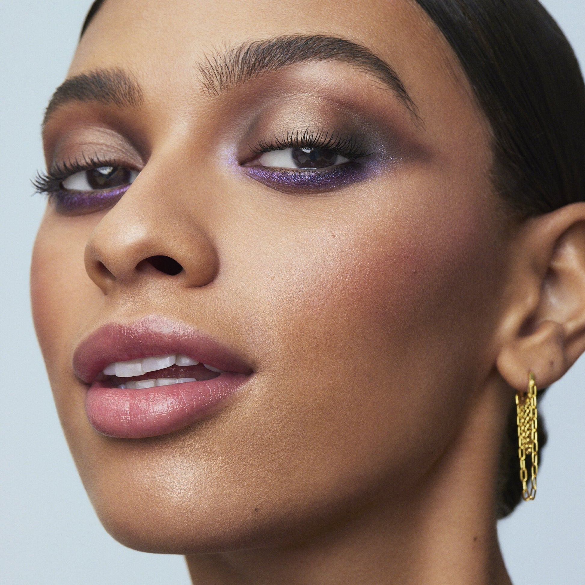 perfect-10-eyeshadow-palette-f8 110722_Adriana_10pcEyeshadow_2060_IGF.jpg
