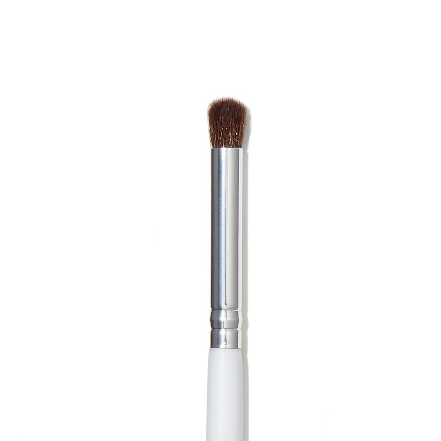 eye-crease-brush-t6 1823_EyeCreaseBrush_Macro.jpg
