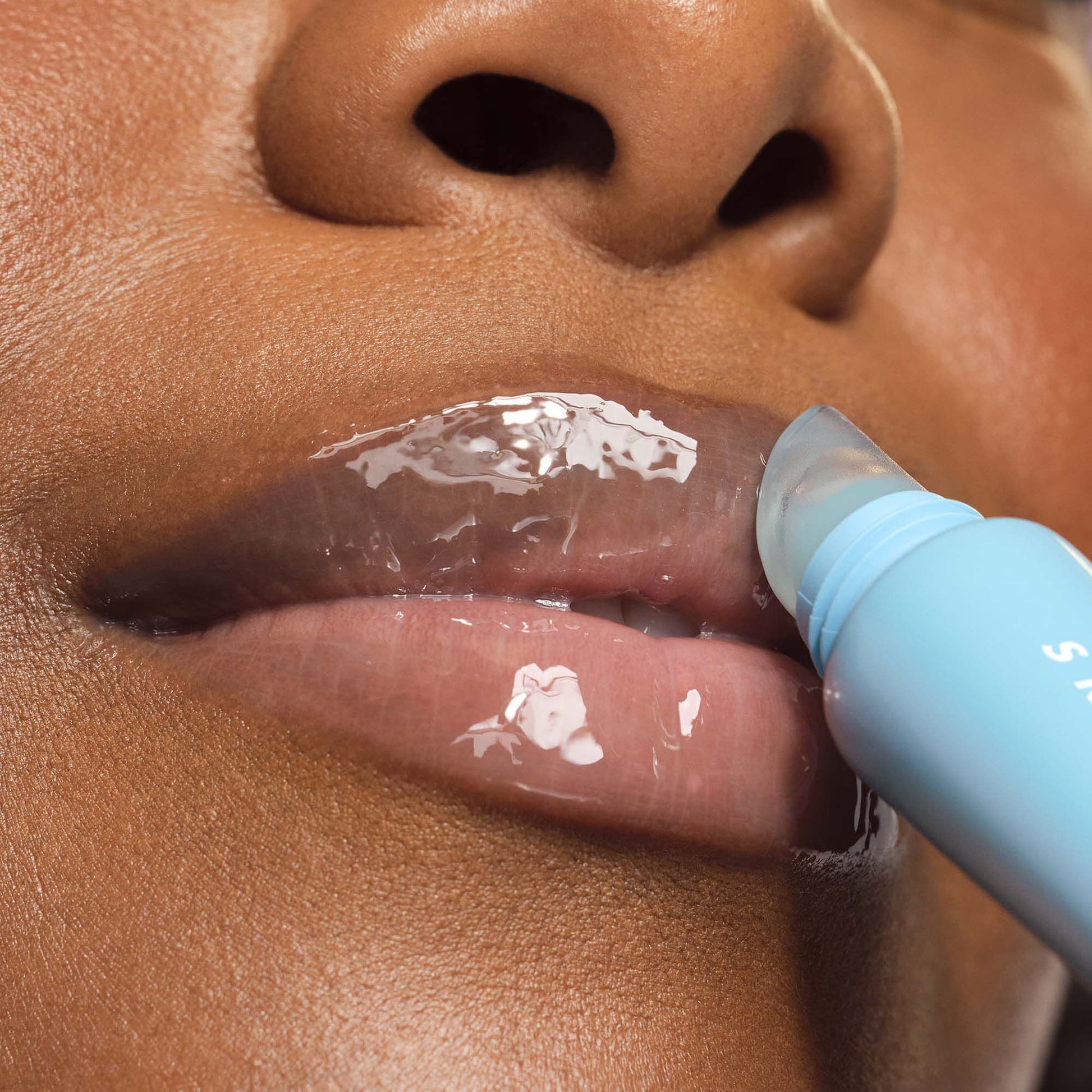 thirst-burst-lip-treatment-a2 57069_SKIN_Enga_Hibiscus_Macro_033_w3QC_RGB_2000x2000_fd68b6a3-ae05-431e-bbc0-31407d9fed44.jpg