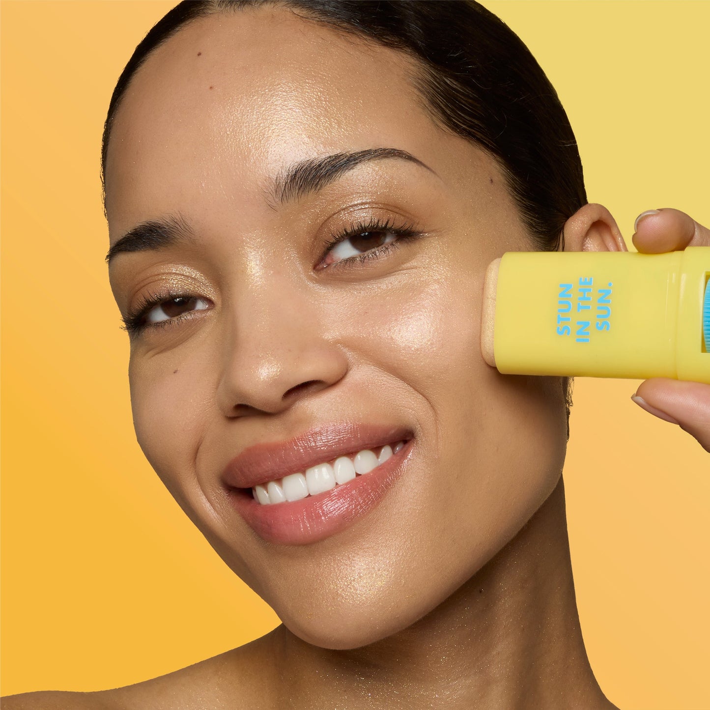 suntouchable-invisi-stick-spf-50-glitz-r1 57109_SUNTOUCHABLES_INVISI_STICK_CELINE_0221_V5.jpg