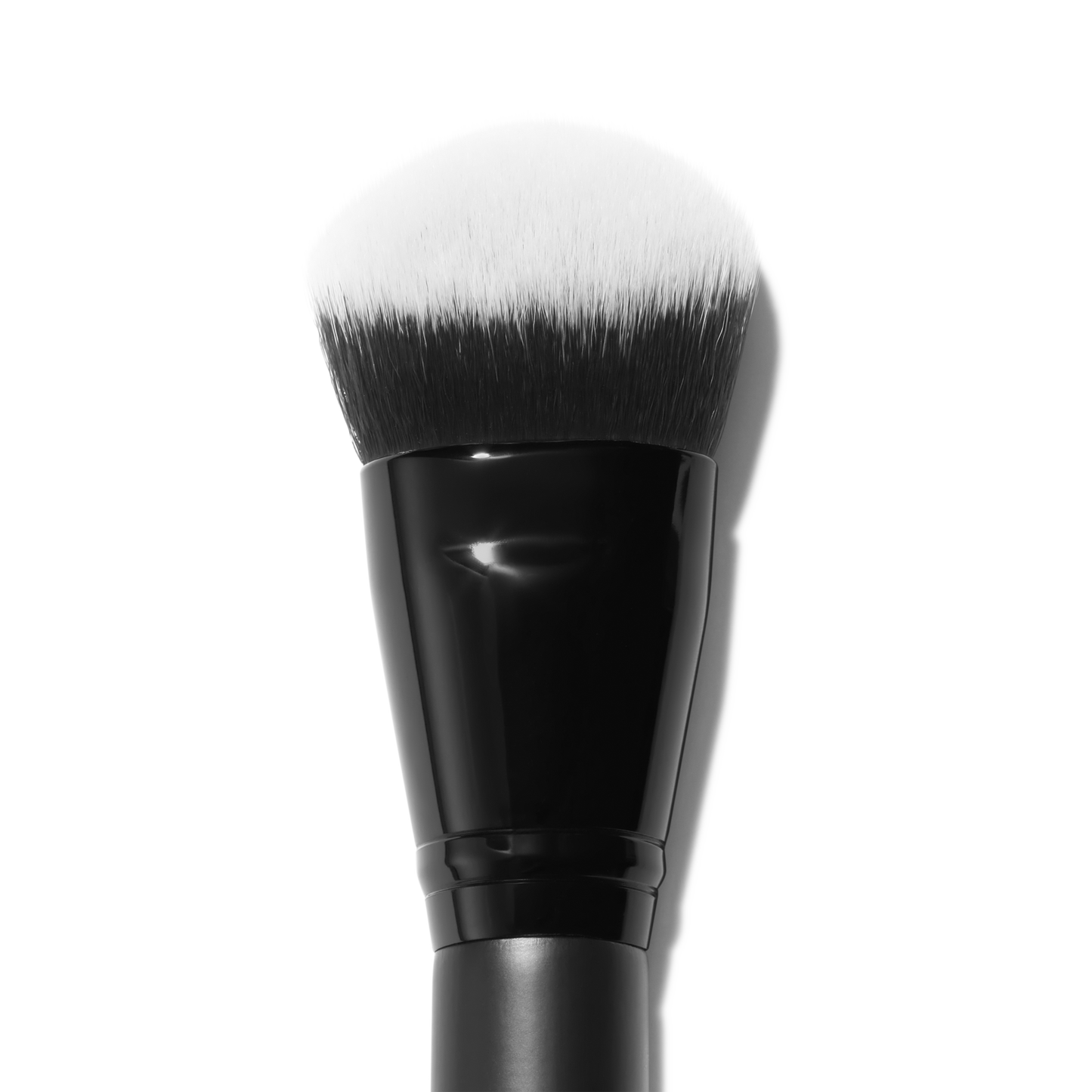 smooth-swipe-foundation-brush-y4 81456_Detail_R.png
