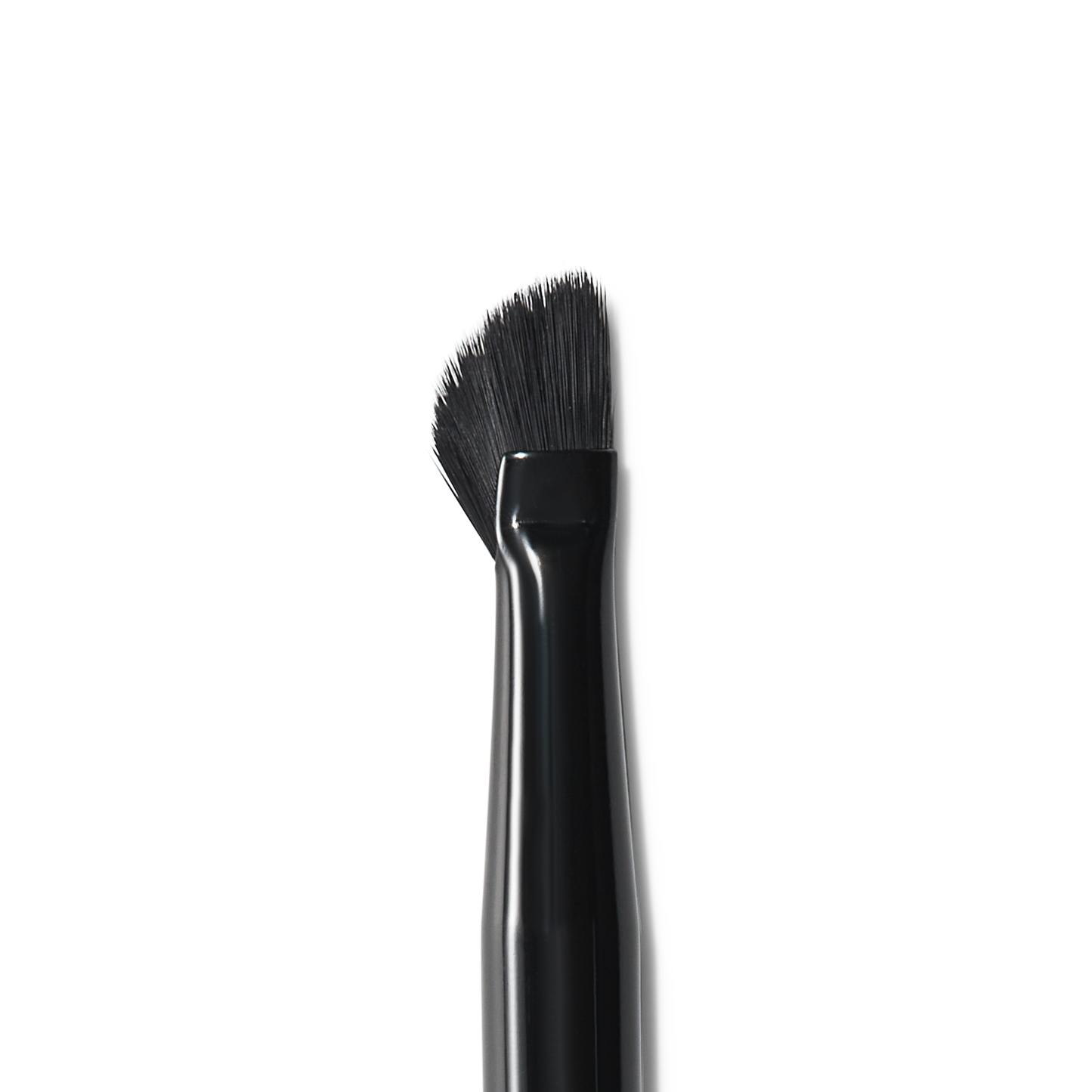 wing-it-liner-brush-a3 84091_MACRO_R.png