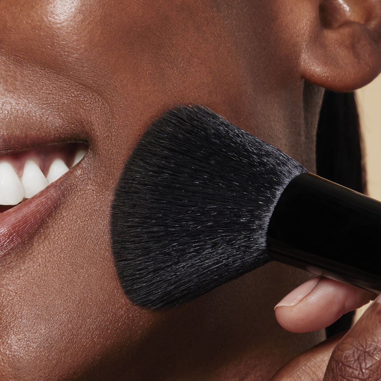 full-face-and-eye-makeup-brush-set-with-travel-case-n2 84674_FULL_FACE_EYE_BRUSH_SET_POWDER_BRUSH_DJ_0118.jpg
