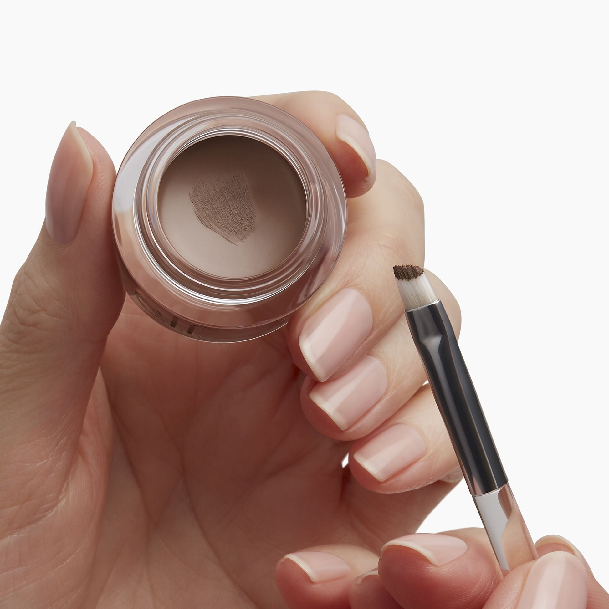 precision-dual-sided-eyebrow-brush-i5 85315_PrecisionDualSidedEyebrowBrush_Model.jpg
